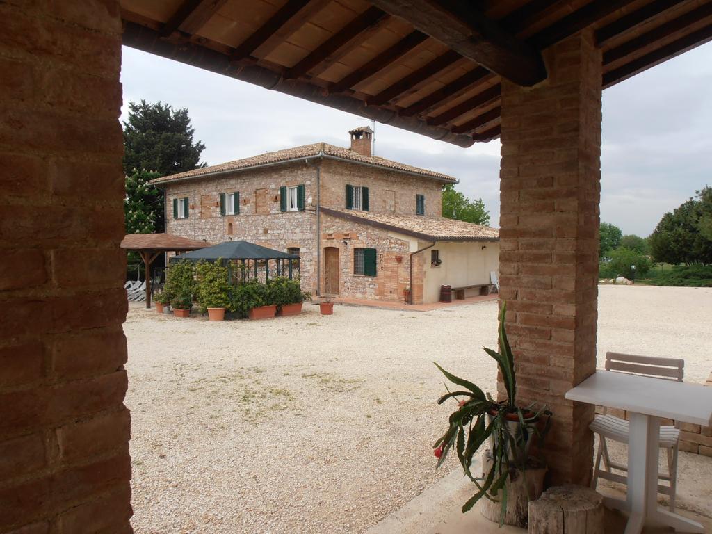 הוילה Giano dellʼUmbria Agriturismo Rustichino מראה חיצוני תמונה