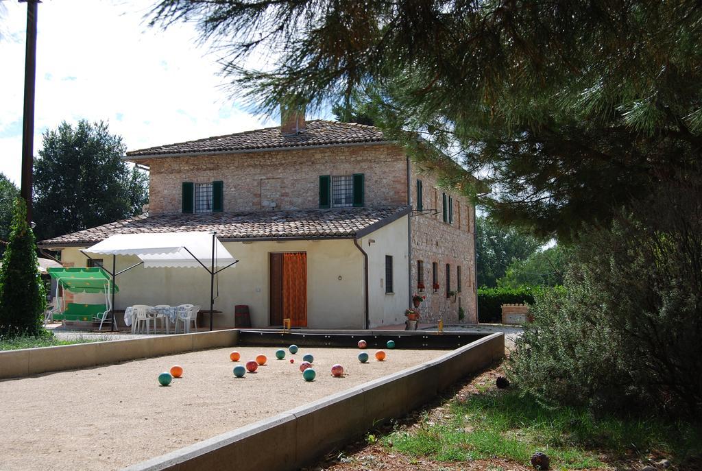 הוילה Giano dellʼUmbria Agriturismo Rustichino מראה חיצוני תמונה