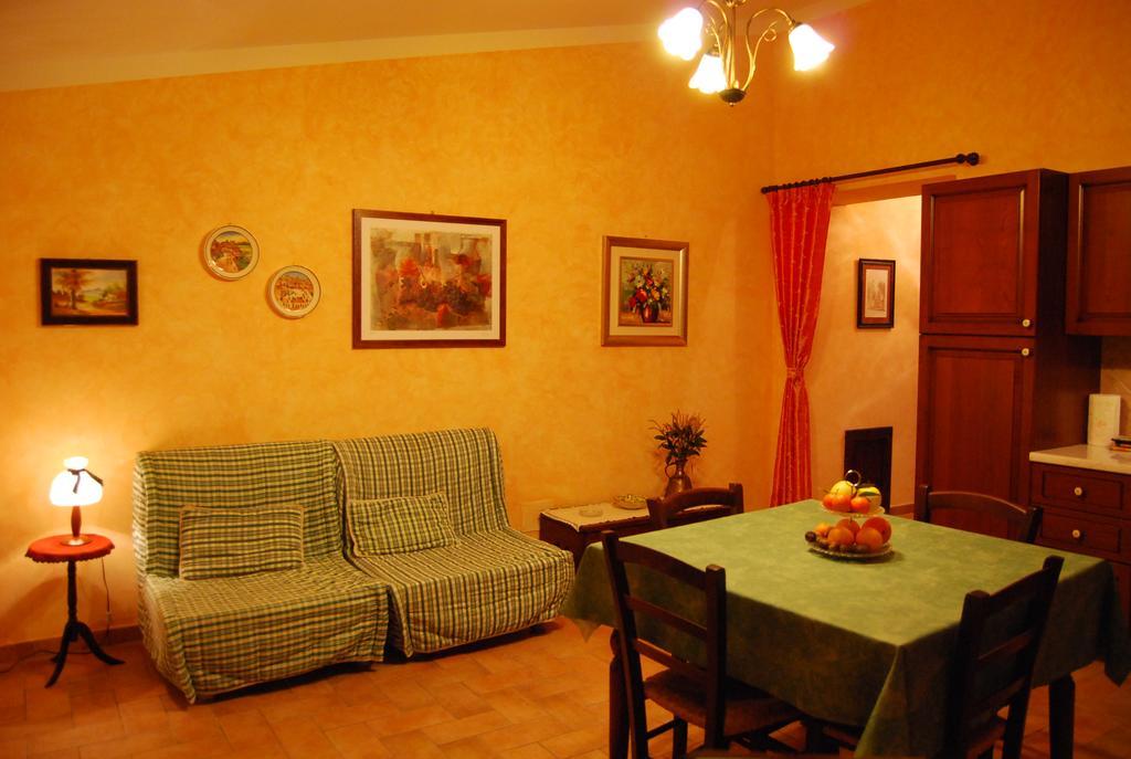 הוילה Giano dellʼUmbria Agriturismo Rustichino מראה חיצוני תמונה