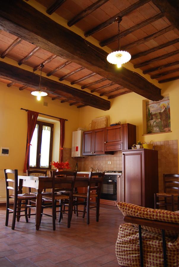 הוילה Giano dellʼUmbria Agriturismo Rustichino מראה חיצוני תמונה